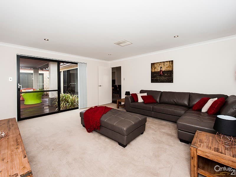 17 Jasper Way, Lakelands, WA, 6180, Lakelands - Thumbnail 5