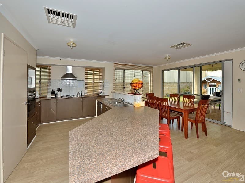 18 McCubbin Loop, Dawesville, WA, 6211, Dawesville - Thumbnail 2