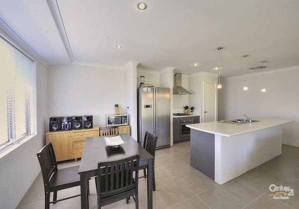 17 Highcliffe Circle, Lakelands, WA, 6210, Lakelands - Thumbnail 8
