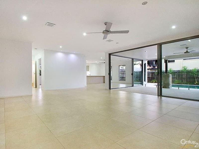 8 Lapoinya Crescent, Warana, QLD, 4575, Warana - Thumbnail 2
