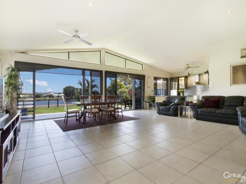 15 Regal Crescent, Sippy Downs, QLD, 4556, Sippy Downs - Thumbnail 2