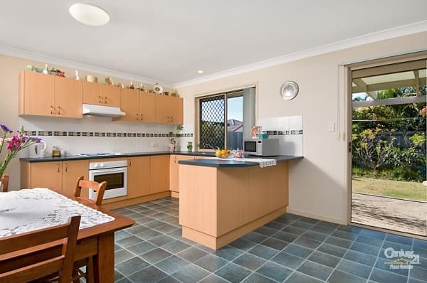 1/8 King Street, Buderim, QLD, 4556, Sippy Downs - Thumbnail 2