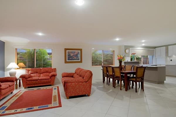 1/8 King Street, Buderim, QLD, 4556, Buderim - Thumbnail 2