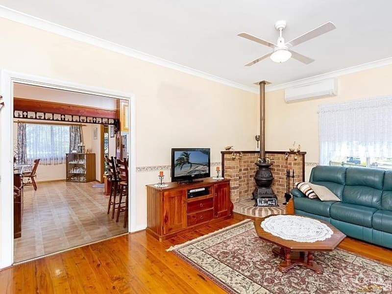 56 Kerry Crescent, Berkeley Vale, NSW, 2261, Berkeley Vale - Thumbnail 2