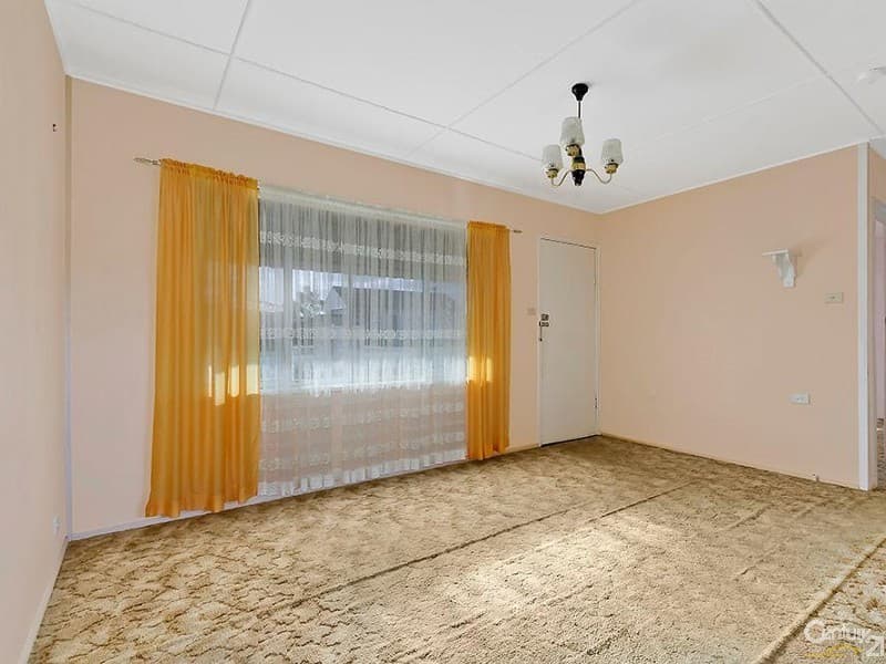 70 Dampier Blvde, Killarney Vale, NSW, 2261, Killarney Vale - Thumbnail 3