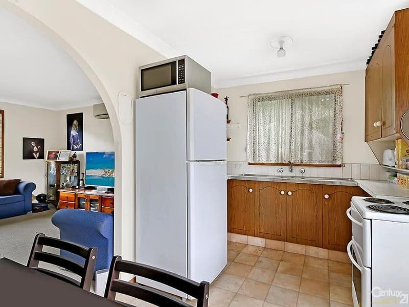 2 Vanessa Road, Berkeley Vale, NSW, 2261, Berkeley Vale - Thumbnail 3
