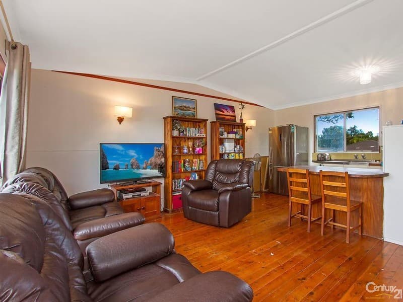 46 Gregory Street, Berkeley Vale, NSW, 2261, Berkeley Vale - Thumbnail 3