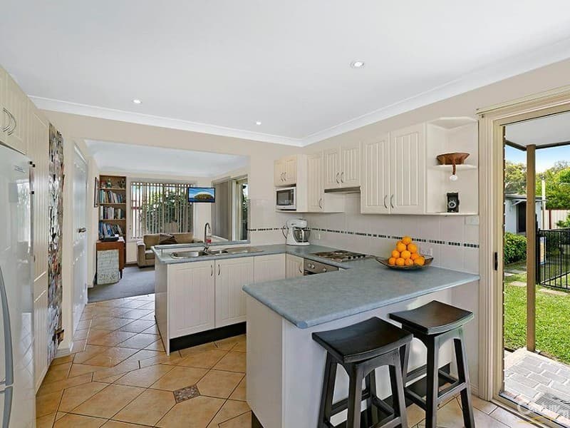 21 Kerry Crescent, Berkeley Vale, NSW, 2261, Berkeley Vale - Thumbnail 3