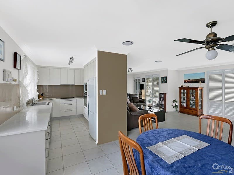 332 Lakedge Avenue, Berkeley Vale, NSW, 2261, Berkeley Vale - Thumbnail 3