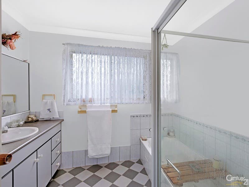 332 Lakedge Avenue, Berkeley Vale, NSW, 2261, Berkeley Vale - Thumbnail 4
