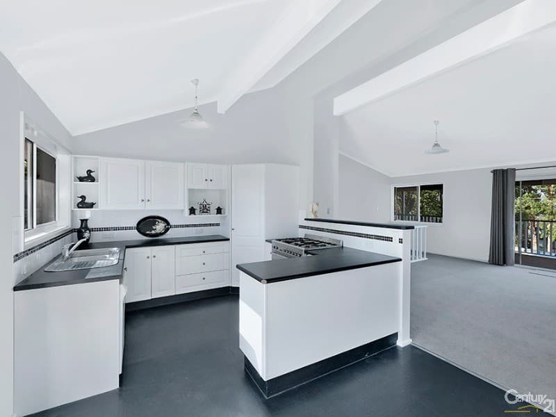 12 Kenmare Avenue, Berkeley Vale, NSW, 2261, Berkeley Vale - Thumbnail 2