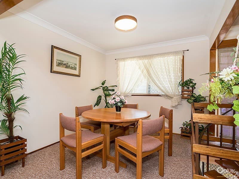 52 Clare Crescent, Berkeley Vale, NSW, 2261, Berkeley Vale - Thumbnail 2