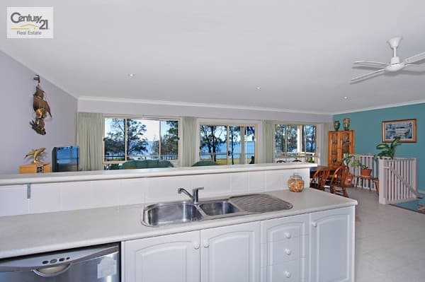35 Sunset Drive, Sunset Strip, Sunset Strip - Thumbnail 5