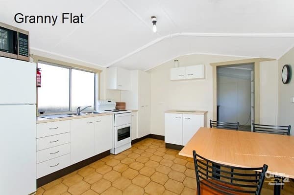 42 Tasman Avenue, Killarney Vale, NSW, 2261, Killarney Vale - Thumbnail 8