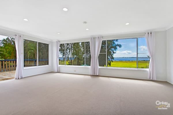 329 Lakedge Avenue, Berkeley Vale, NSW, 2261, Berkeley Vale - Thumbnail 2
