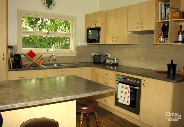 16 Elaine Avenue, Berkeley Vale, NSW, 2261, Berkeley Vale - Thumbnail 2