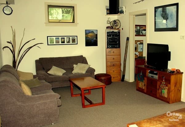 16 Elaine Avenue, Berkeley Vale, NSW, 2261, Berkeley Vale - Thumbnail 3