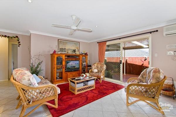 35 Scarborough Place, Bateau Bay, NSW, 2261, Bateau Bay - Thumbnail 8