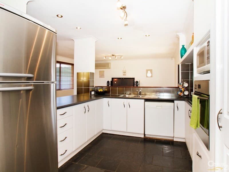 7/10 Warton Rd, Huntingdale, WA, 6110, Huntingdale - Thumbnail 2