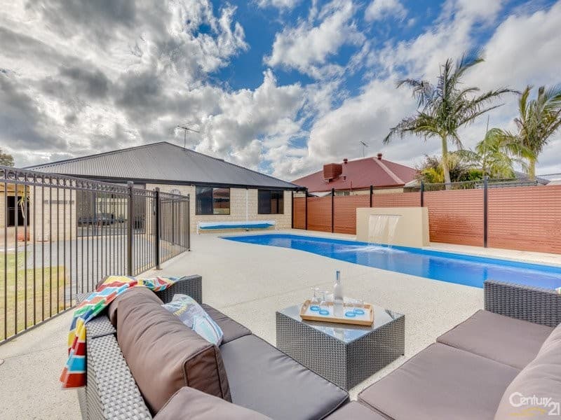 7/10 Warton Rd, Huntingdale, WA, 6110, Seville Grove - Image 1