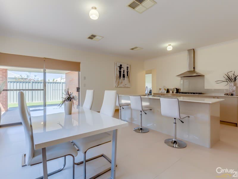 7/10 Warton Rd, Huntingdale, WA, 6110, Queens Park - Image 1