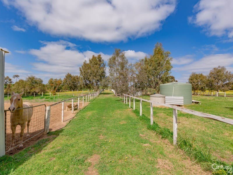 7/10 Warton Rd, Huntingdale, WA, 6110, Beverley - Image 1