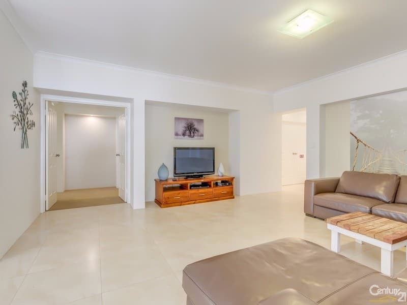 7/10 Warton Rd, Huntingdale, WA, 6110, Roleystone - Thumbnail 2