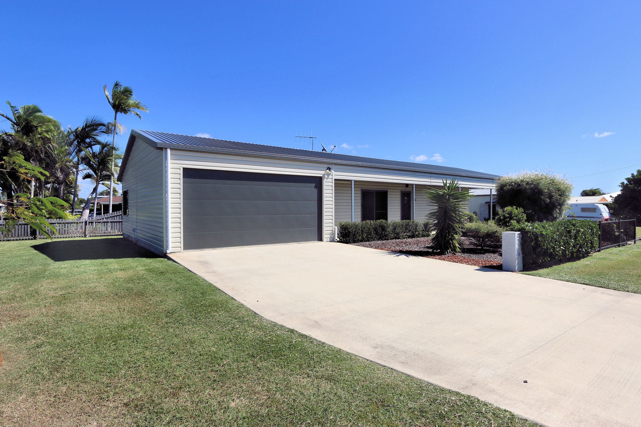 27 Ocean Street, Burnett Heads, Burnett Heads - Image 1