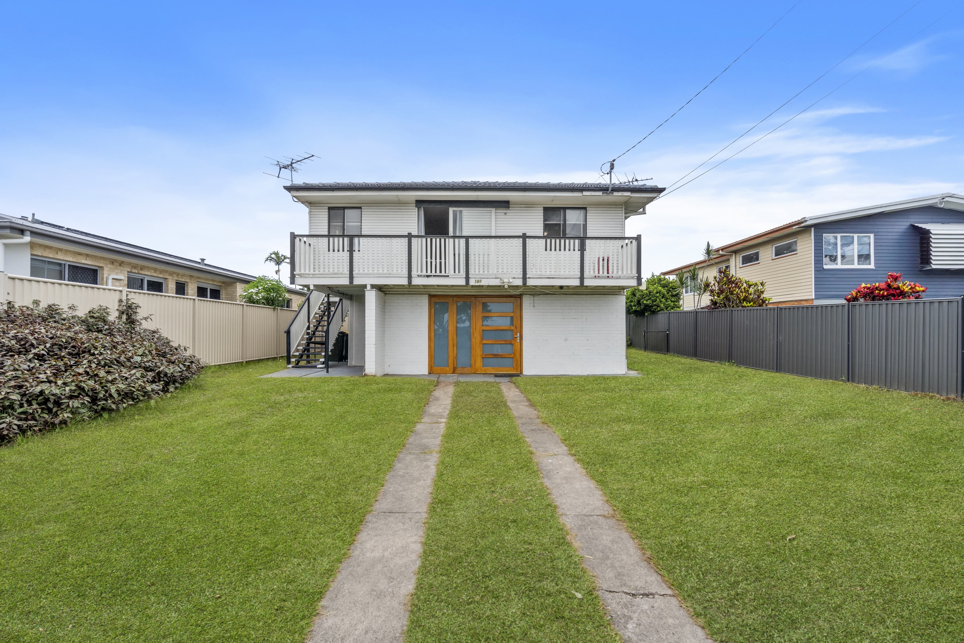 1/88 Drumalbyn Road, Bellevue Hill, Wynnum West - Image 1