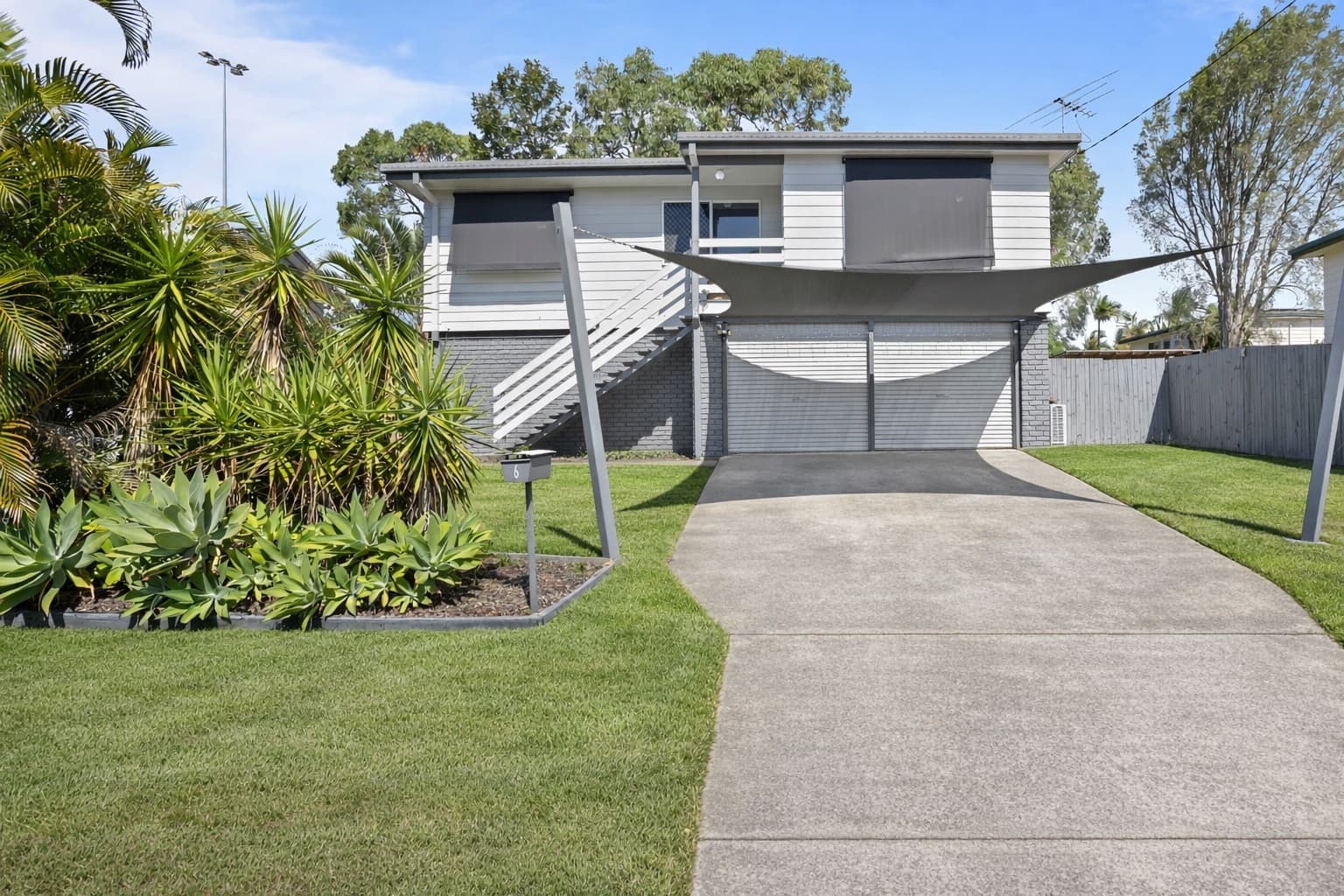 2/7 Marathon Mews, Darling Point, Forest Lake - Image 1
