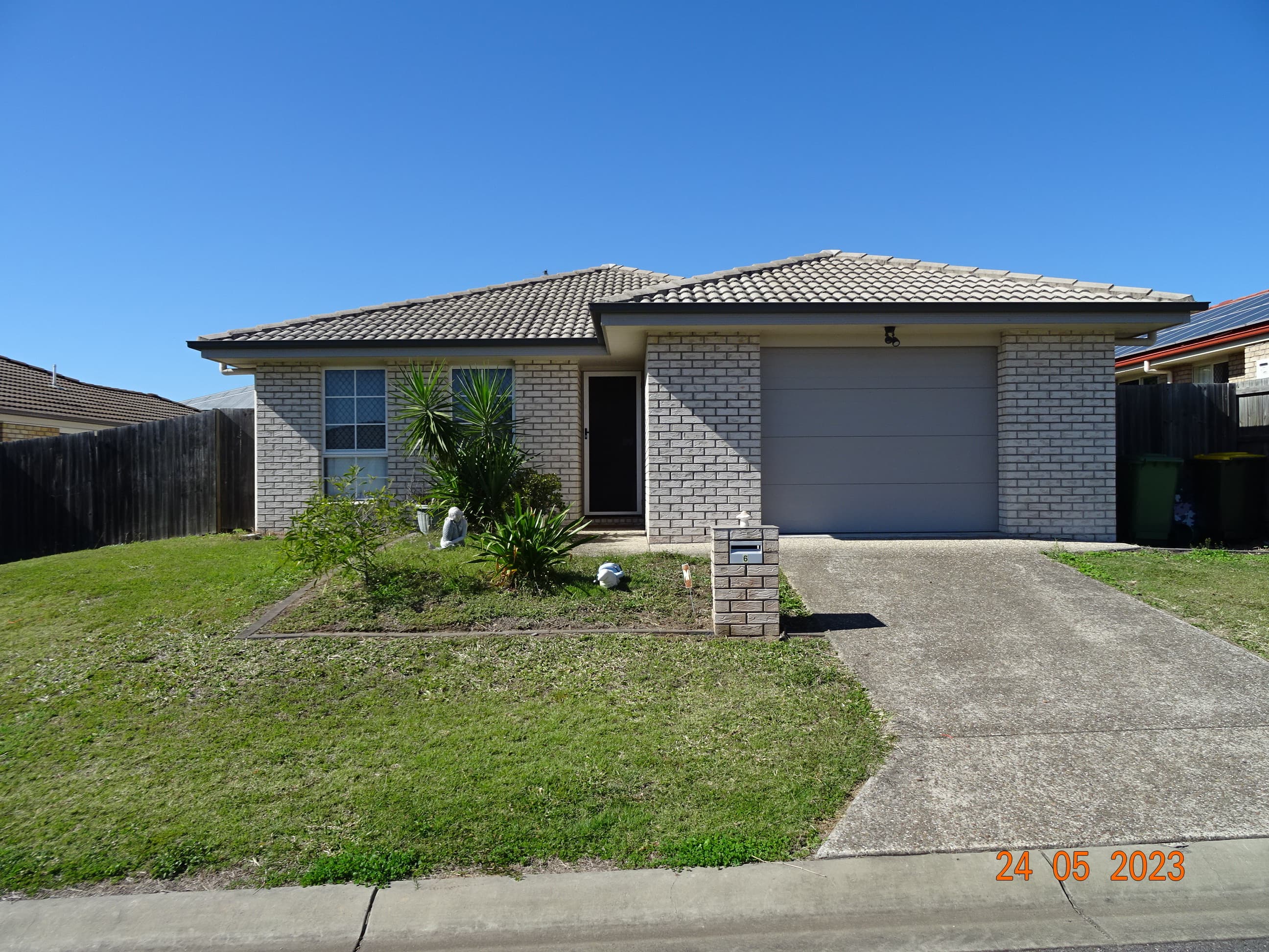 6/12 Walnut Cres, Lowood, Lowood - Image 1