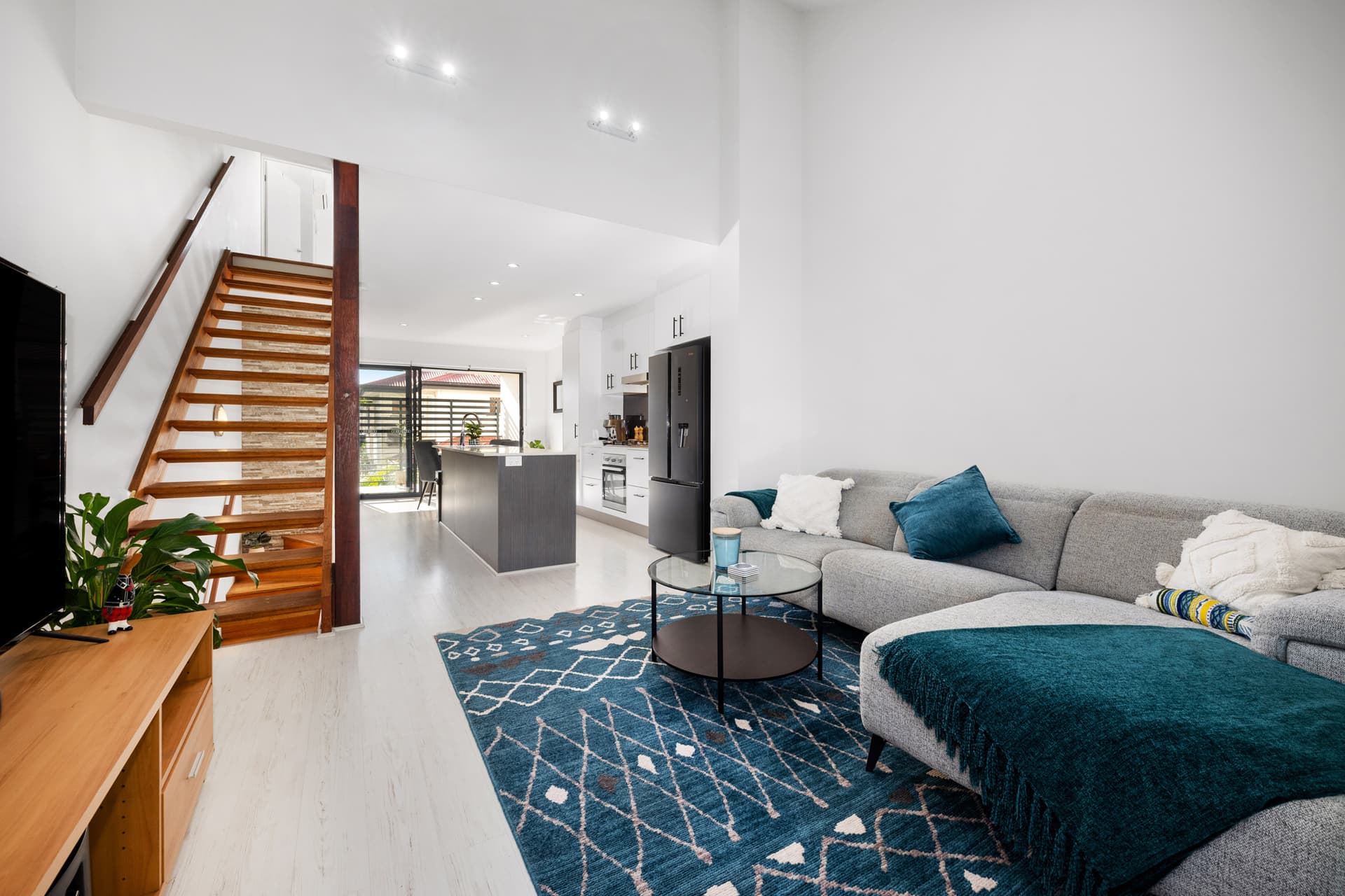 4/255 Cavendish Road, Coorparoo, Coorparoo - Image 1