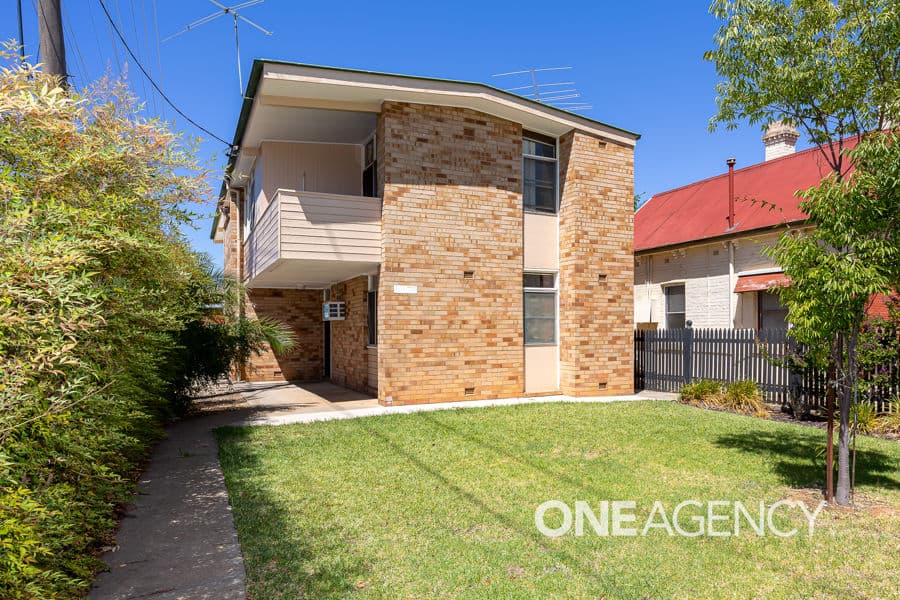 2-4/74A TOMPSON Street, Wagga Wagga, Wagga Wagga - Image 1