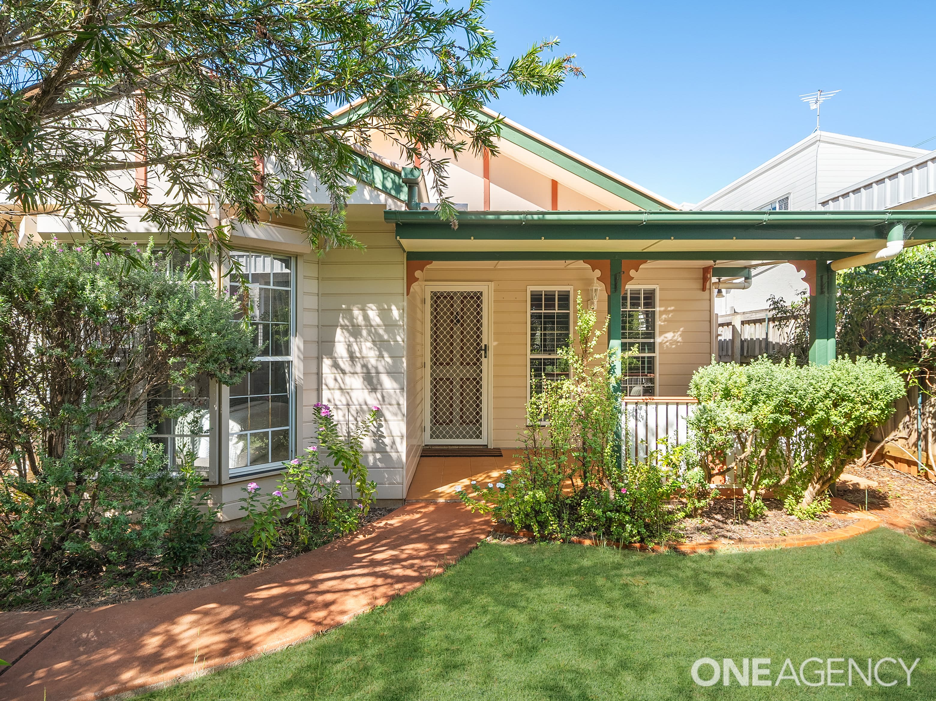 43 Queen Street, Scarborough, Scarborough - Image 1