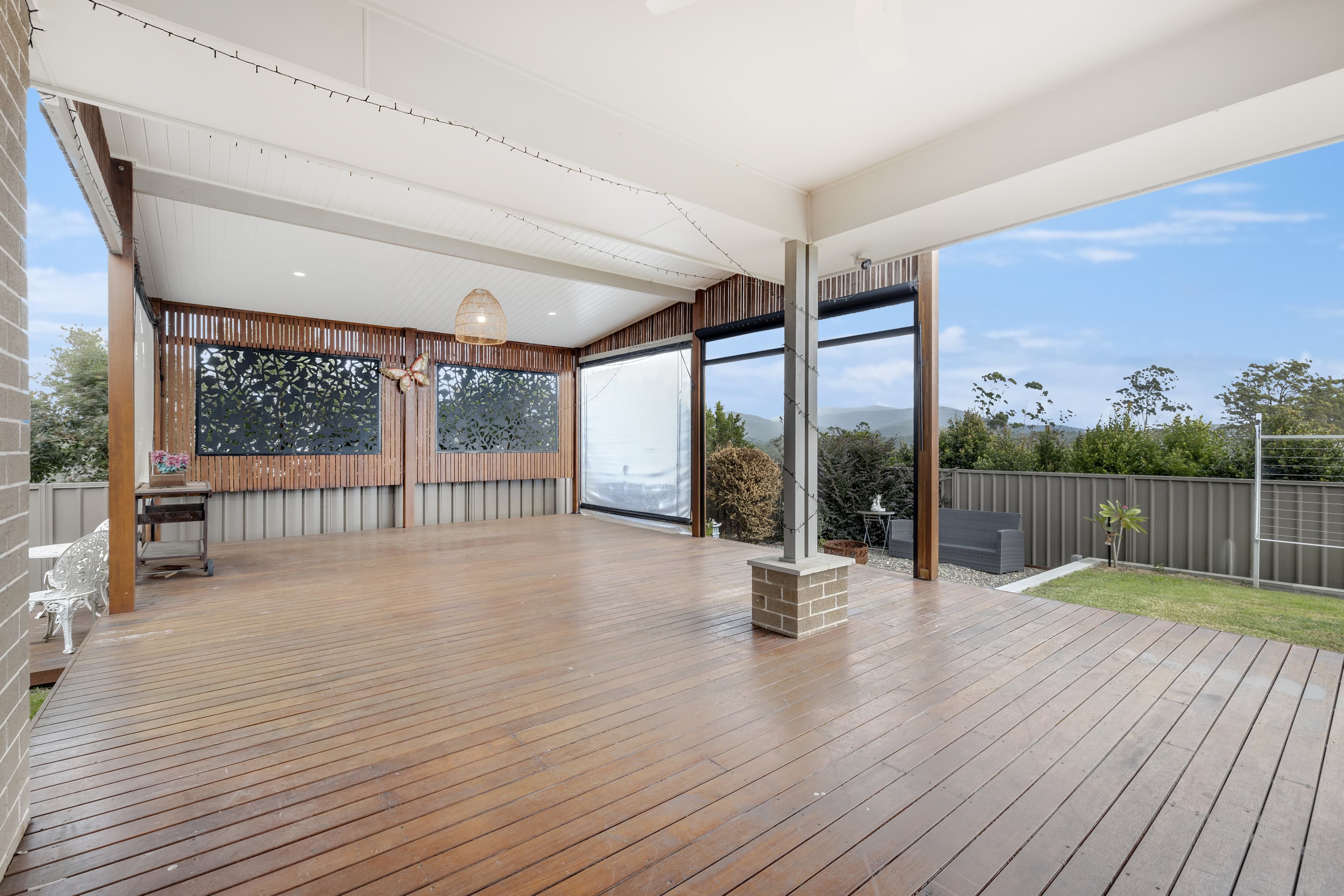 19 Satinwood Crescent, Kew, Kew - Image 1