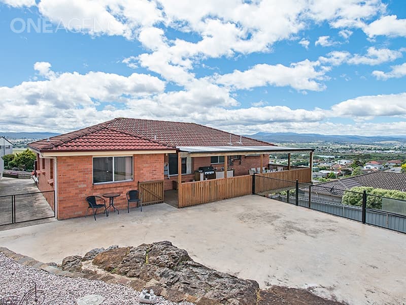 11 Rannoch Avenue, Riverside, Riverside - Image 1