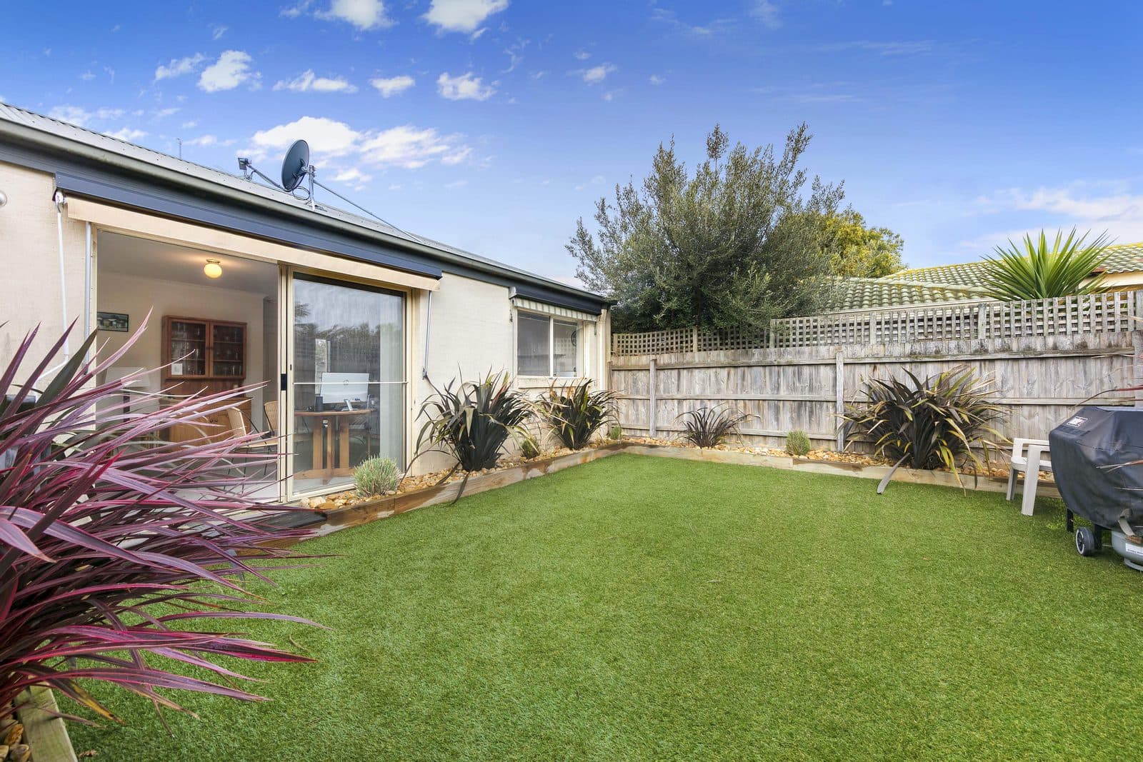 8 Parry Court, Mornington, Mornington - Image 1