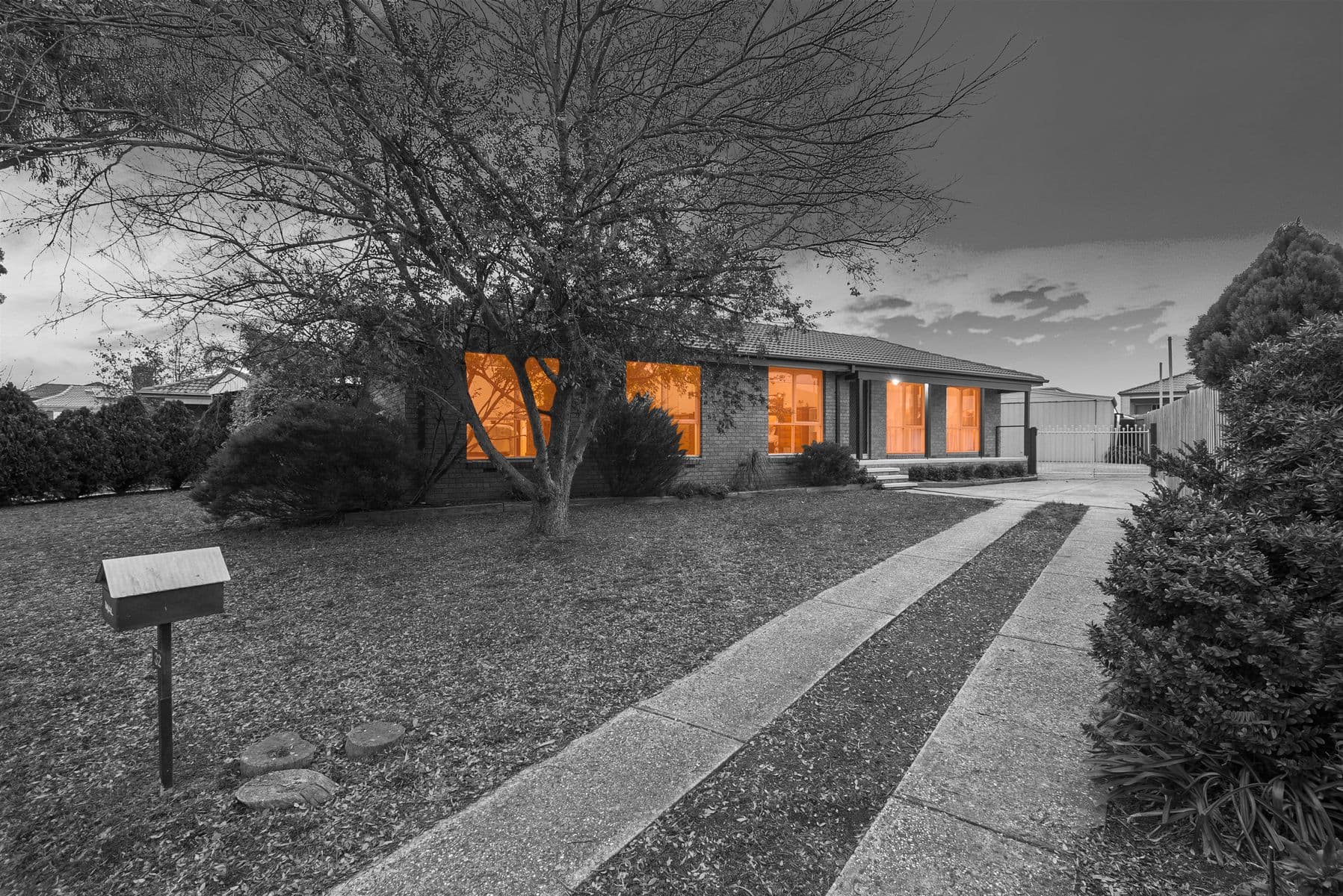 32 Dunrossil Drive, Sunbury, Sunbury - Image 1