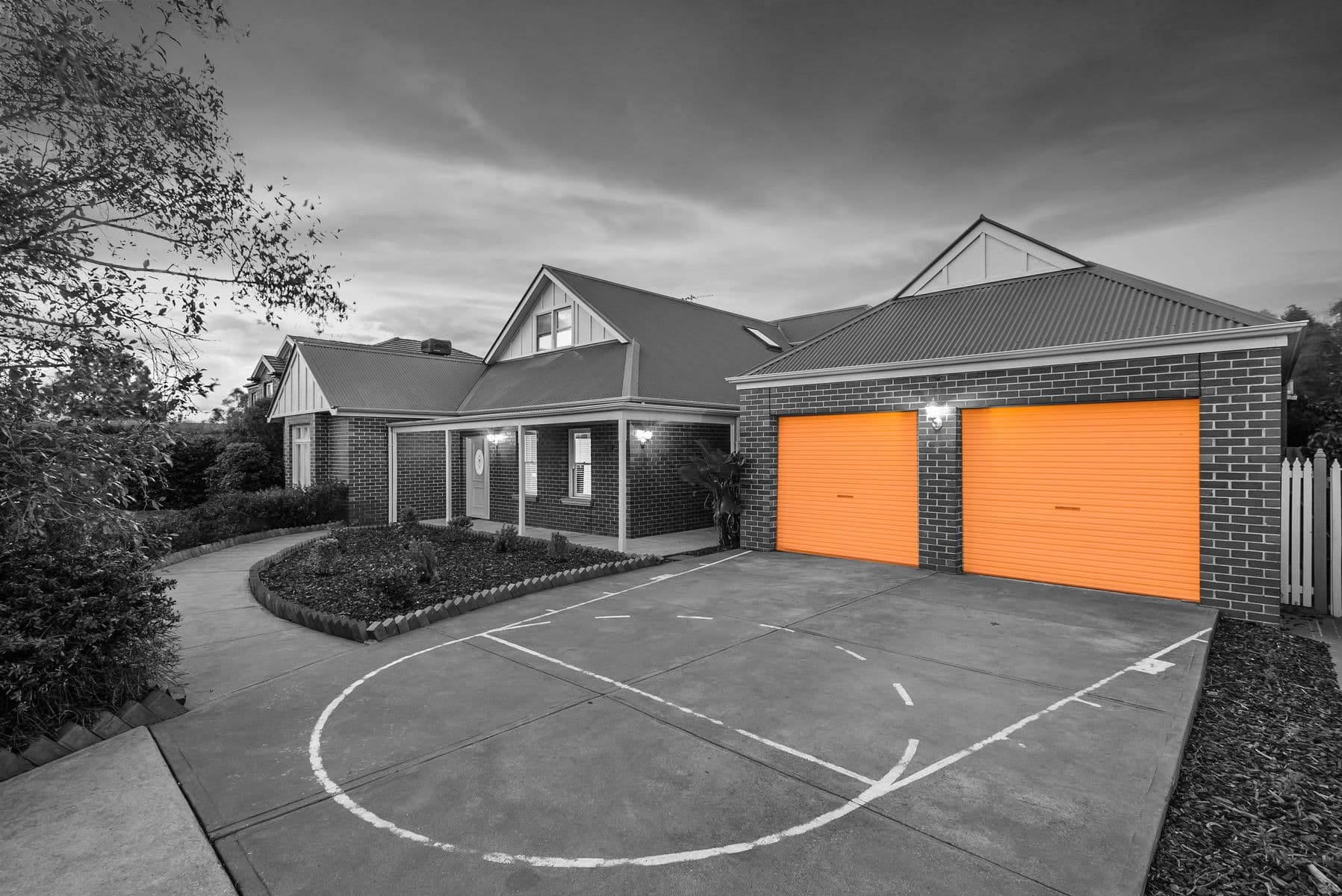 10 Highdale Close, Sunbury, Sunbury - Image 1
