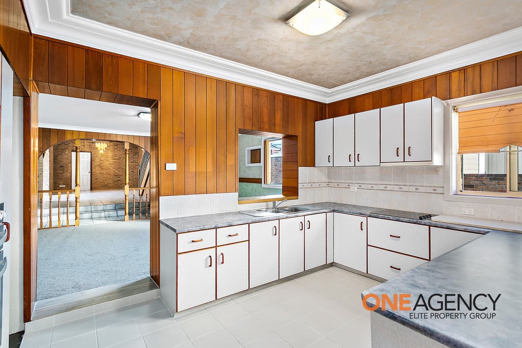 14 Lake Entrance Road, Oak Flats, Oak Flats - Image 1