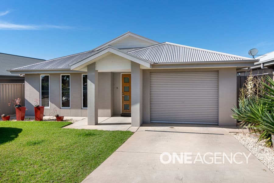 2/124 MIMA Street, Glenfield Park, Glenfield Park - Image 1
