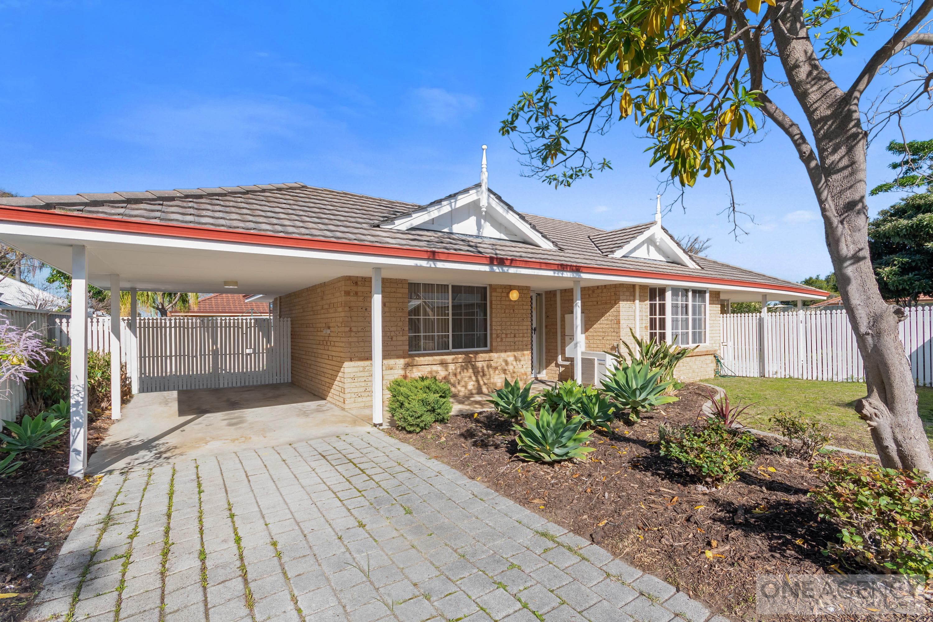 5 Sutton Court, Redcliffe, Redcliffe - Image 1