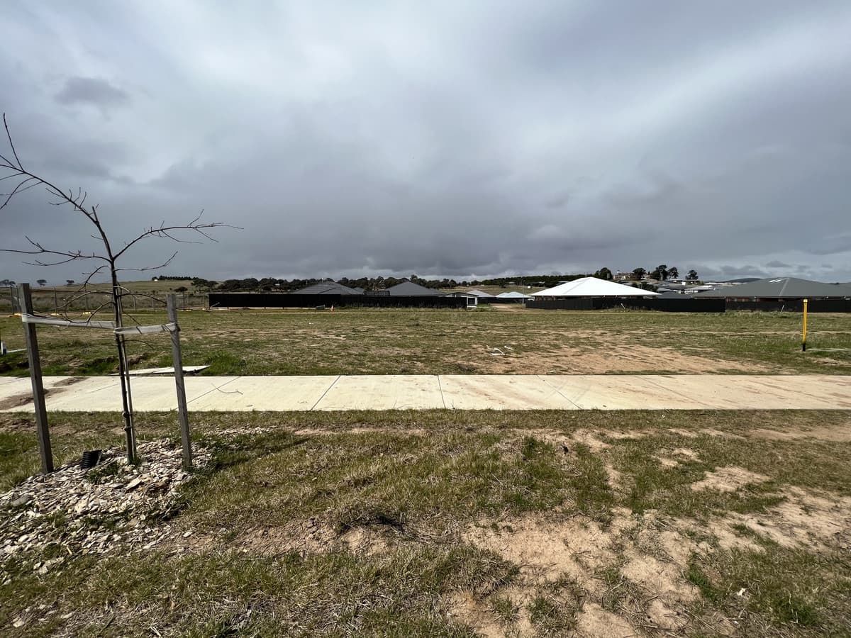38 Bonneville Boulevarde, Goulburn, Goulburn - Image 1