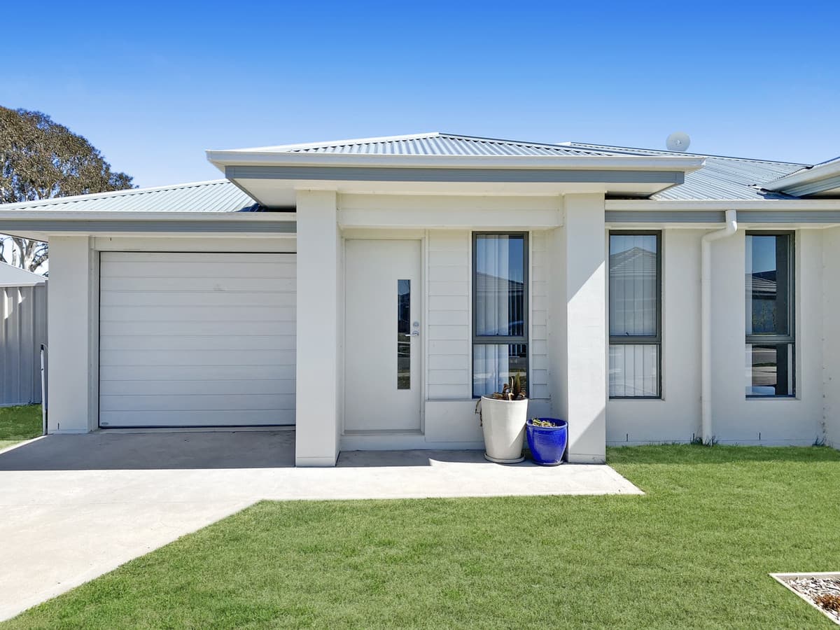 26b Aston Martin Drive, Goulburn, Goulburn - Image 1
