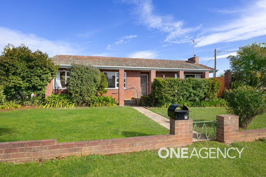 10 KILLARA Avenue, Mount Austin, Mount Austin - Image 1