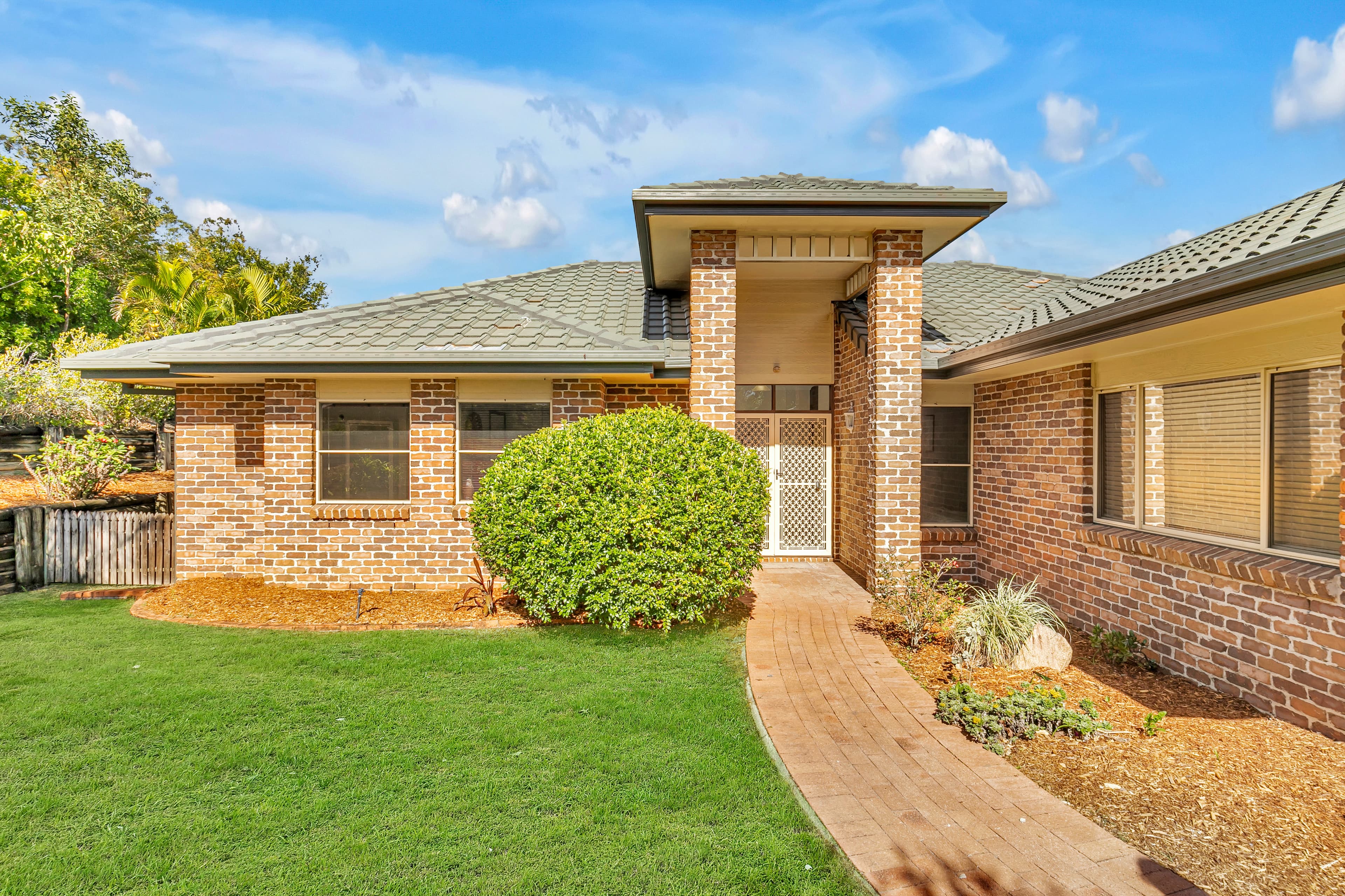 1 Wattlebrush Close, Bellbowrie - Image 1