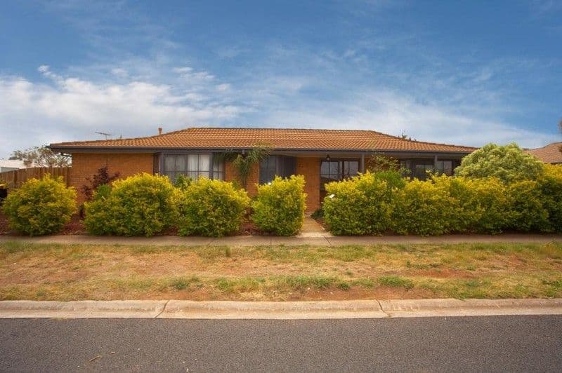 5 Walsingham Crescent, MELTON VIC 3337, Melton - Image 1