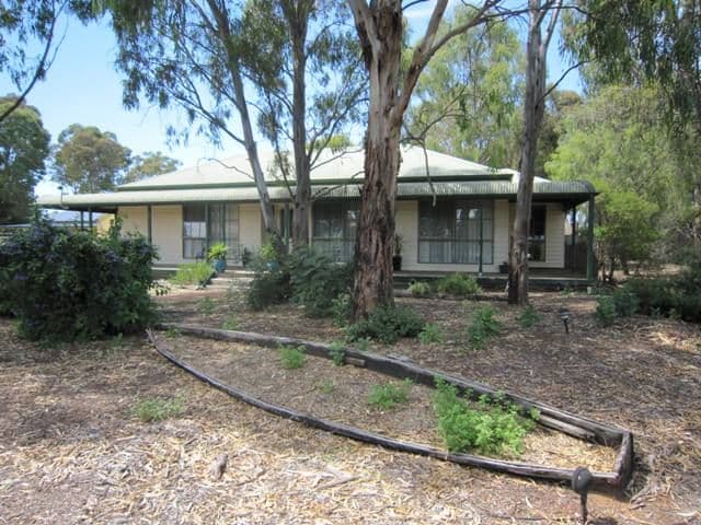 23 Snowden Street, ECHUCA VIC 3564, Echuca - Image 1