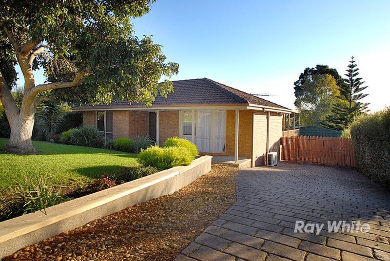 62 Strathavan Drive, BERWICK VIC 3806, Berwick - Image 1
