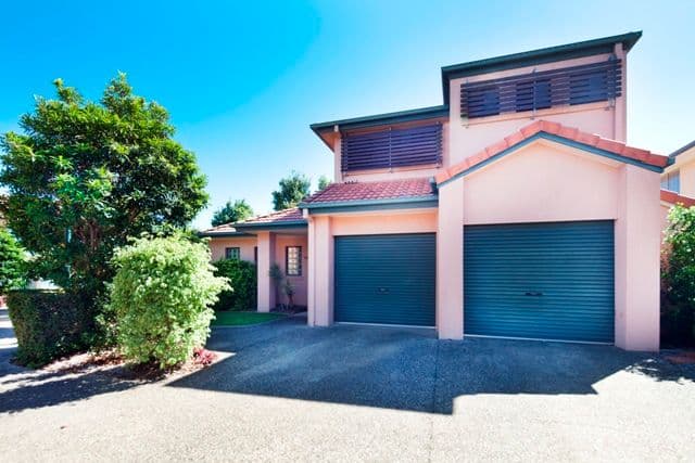 10 'Burleigh Village', 16 Gardendale Crescent, BURLEIGH WATERS QLD 4220, Burleigh Waters - Image 1
